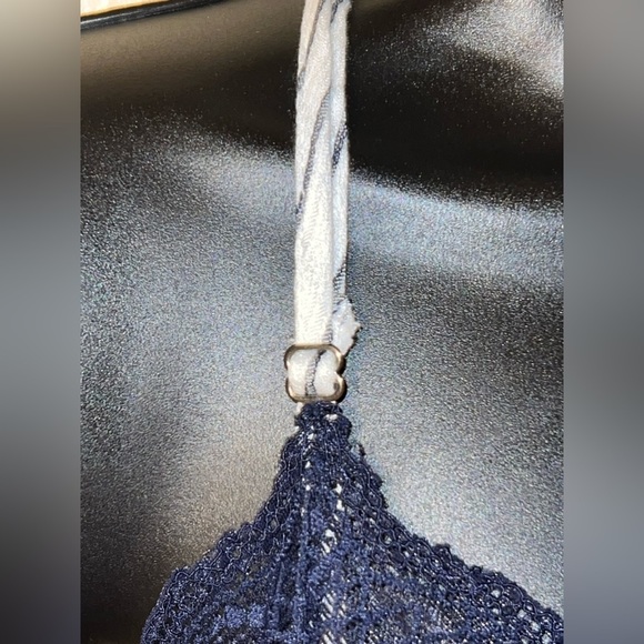 Lovestitch pinstripe camisole with lace, size small - Picture 6 of 7